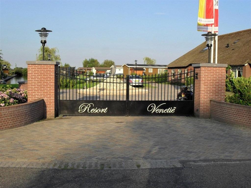 Resort Venetie Chalet Nr.42 Giethoorn Exterior photo